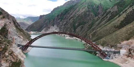 Lhasa to Nyingchi Train: Ride the Plateau Railway