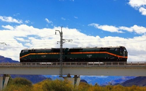 Chongqing-Lhasa Train Guide to Tibet: Fare Enquiry, Route & Travel Tips