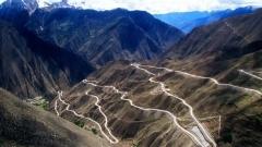 Highway 318: An Epic Road Trip to Tibet and a Journey Inward