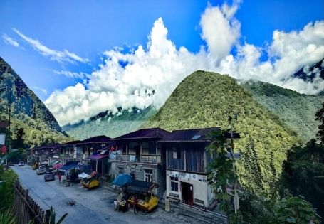 The Monba Ethnic Group of Tibet: Culture and Customs in the Secret Realm