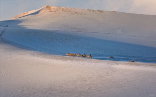 Mingsha Mountain & Crescent Lake Travel Guide