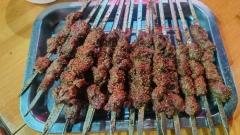 How to Enjoy Xinjiang Cuisine: A Practical Food Guide for Travelers