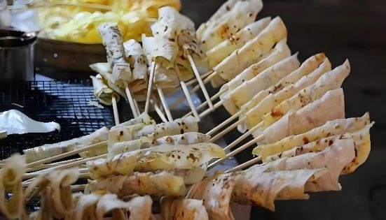 Yunnan Cuisine Guide: What to Eat, Where to Dine & Practical Tips