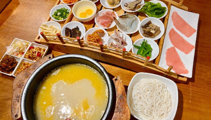 Yunnan Cross-Bridge Rice Noodles