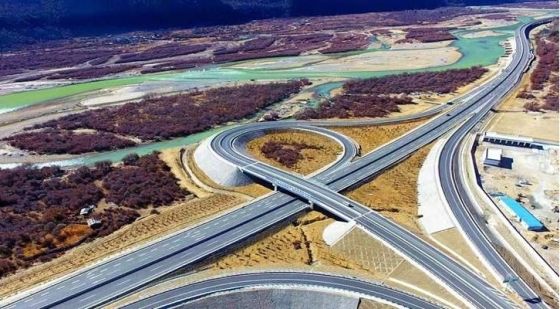 Tibet’s Ultimate Road Trip: A Comprehensive Guide to 3 Scenic Routes from Lhasa to Nyingchi