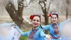 Explore Uyghur Culture in Xinjiang: Music, Food, and Traditions