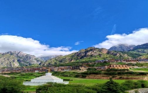 Best Time to Visit Gannan: Why June Is the Most Beautiful Month