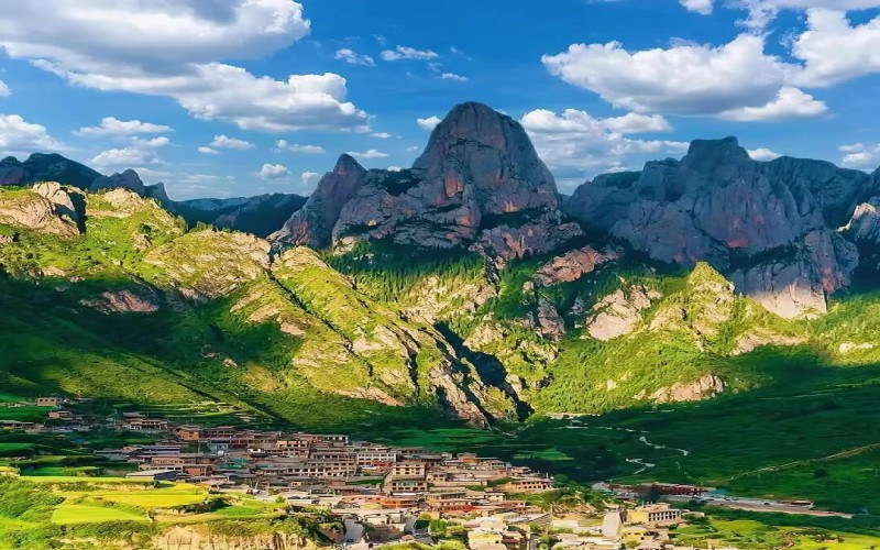 9 days Lanzhou to Aba In-Depth Adventure | Gannan Grasslands, Labrang Monastery & Lotus Peak