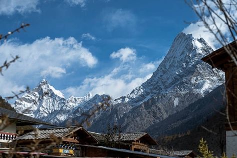 Nyingchi, Tibet: A Deep Nature & Slow Travel Journey into the “Green Heart” of the Plateau