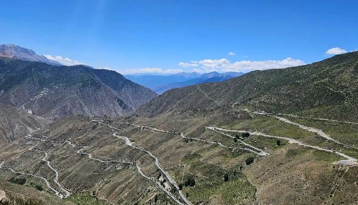 72 Turns of Yela Mountain