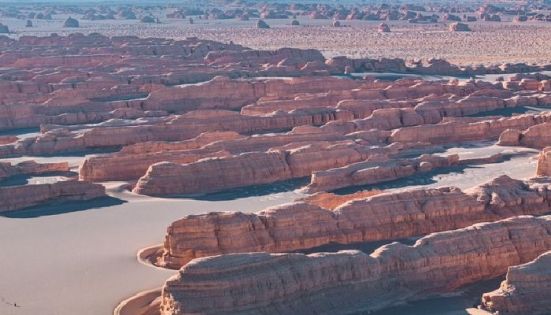 Dunhuang in March: Guide to Weather, Attractions, Transport & Catering