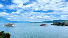 Erhai Lake Cruises in Dali: Sail Through Cangshan’s Peaks & Erhai’s Pristine Waters