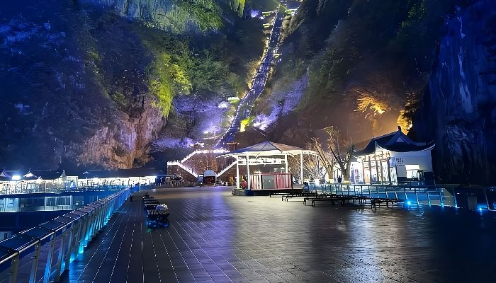 Night View of Tianmen Cave Square