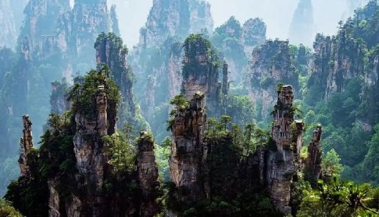 Zhangjiajie Peak Travel Season: Best Months, Weather, and Visitor Trends