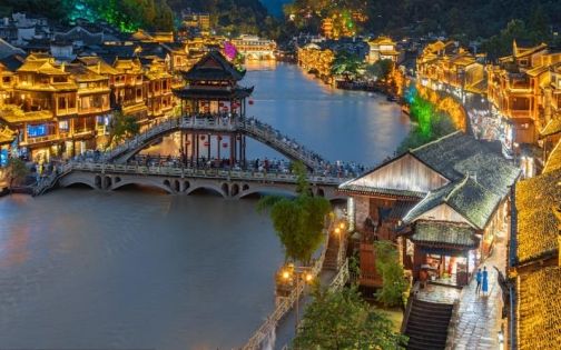 Zhangjiajie Fenghuang Ancient City Travel Guide | Enjoy Fantastic Peaks and Beautiful Waters