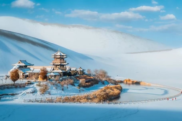 Mingsha Mountain & Crescent Spring