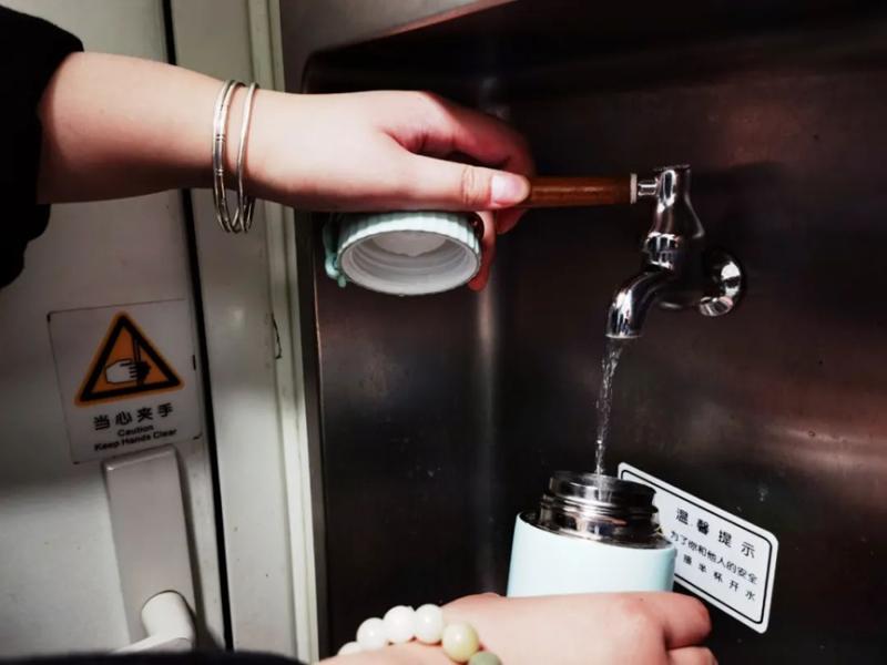 Tibet Train Drinking Water Dispensers