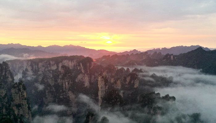 Huangshizhai Sea of Clouds and Sunrise