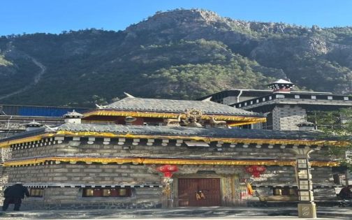 川西Day2｜香格里拉镇闲逛_1_何来尘埃飞舞_来自小红书网页版(1)