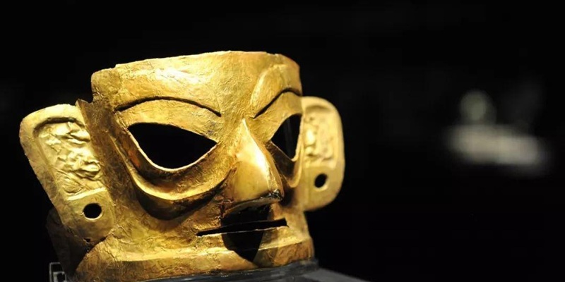 The Golden Mask
