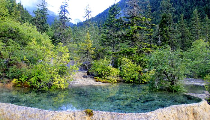 Water View of Yingbin Pool in Huanglong Scenic Area