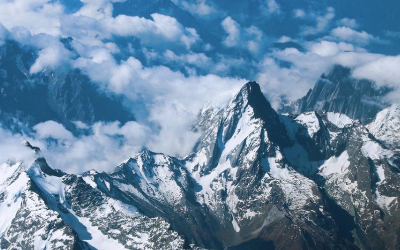 The snow-capped mountains of Garze, Sichuan