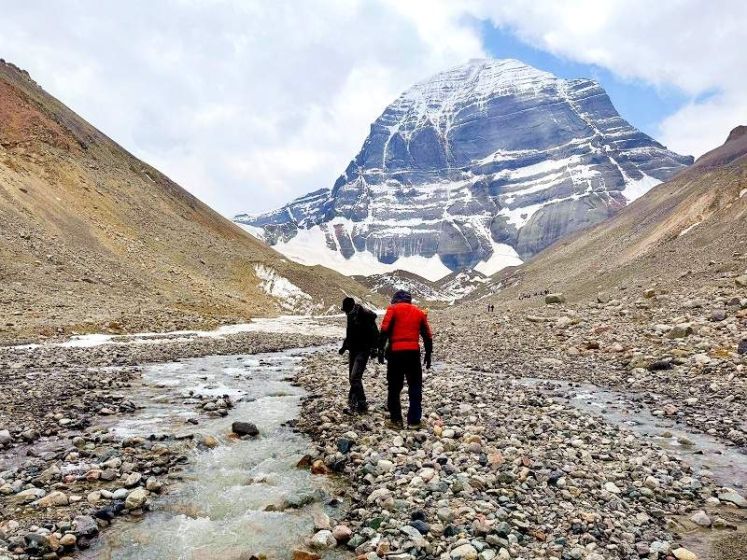 15-Day Mount Kailash Pilgrimage Tour: Ngari, Lake Manasarovar, Lhasa, E.B.C. & More