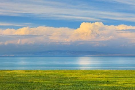The Sapphire of the Tibetan Plateau: Guide to Qinghai Lake’s Scenery, History, and Culinary Traditions