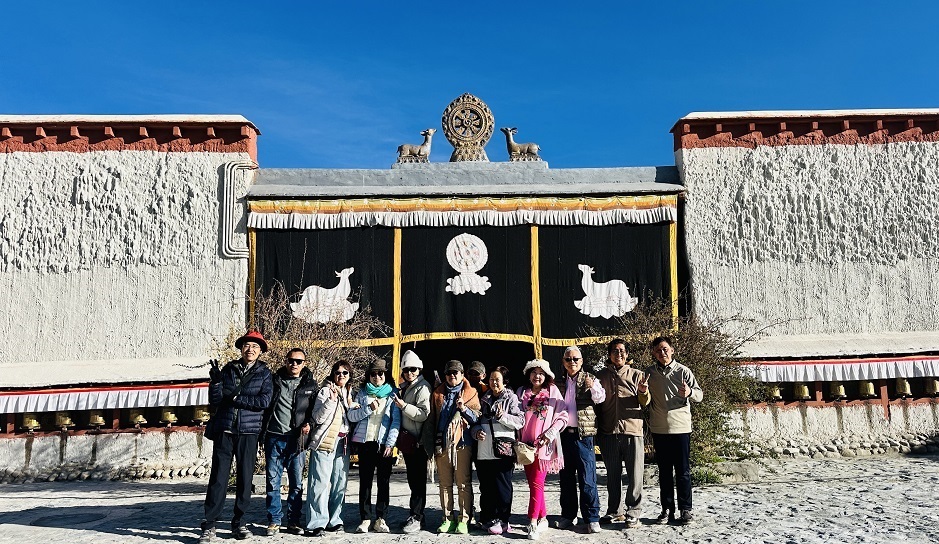 9 Days Tibet Shoton Festival Tour: Lhasa, EBC, Yamdrok Lake & Namtso