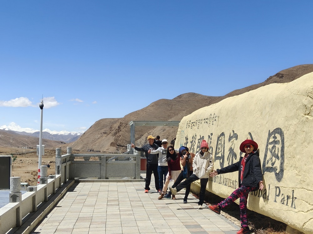 9 Days Tibet Shoton Festival Tour: Lhasa, EBC, Yamdrok Lake & Namtso