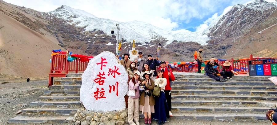 9 Days Tibet Shoton Festival Tour: Lhasa, EBC, Yamdrok Lake & Namtso