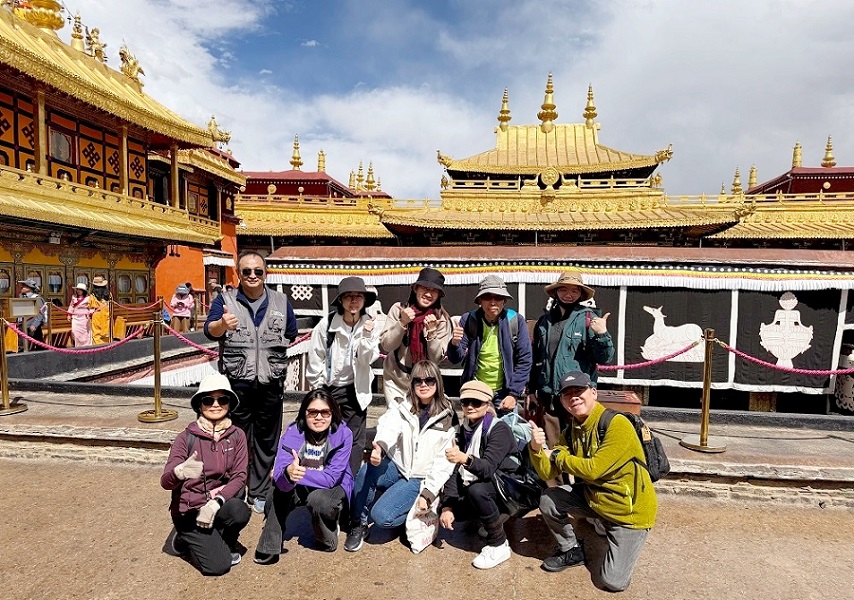 9 Days Tibet Shoton Festival Tour: Lhasa, EBC, Yamdrok Lake & Namtso