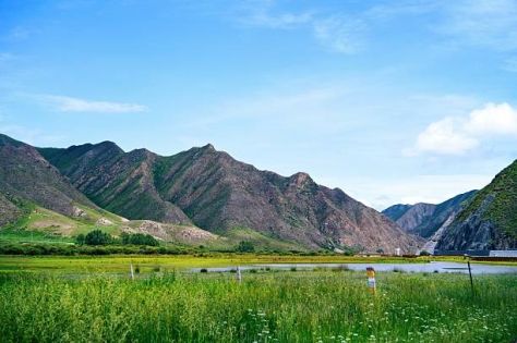 The Nine-Colored Paradise: A Comprehensive Guide to Gannan’s Landscapes, History, and Culinary Soul