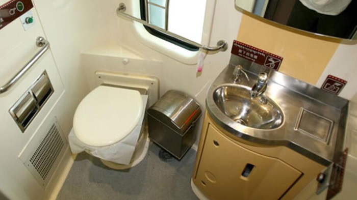 Toilets on the Tibet Train