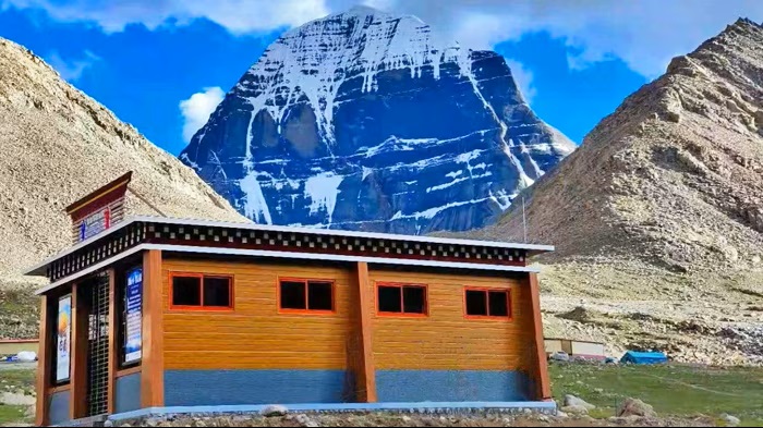 Toilet along Mount Kailash Kora