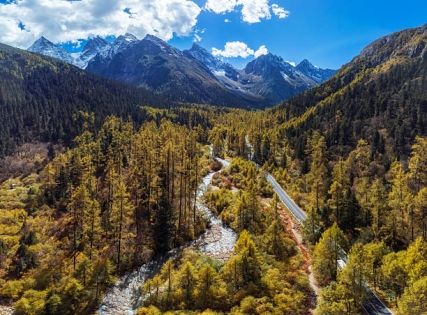 Western Sichuan Travel Guide: Kangding, Daocheng Yading & Mt. Siguniang Sanctuary