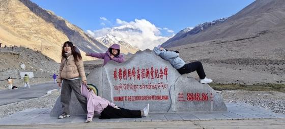 Tibet Group Tour vs Private Tour - A Complete Comparison Guide for 2026