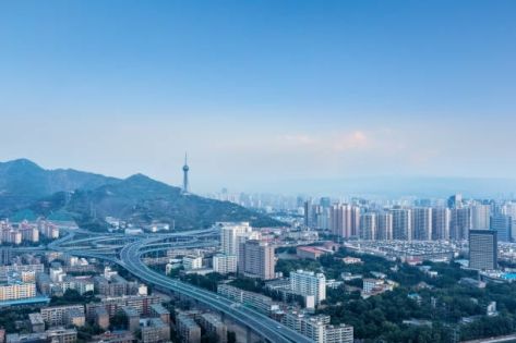Exploring the Gateway to Beautiful Qinghai: A Deep Dive into Xining’s Accommodation Districts and Local Amenities