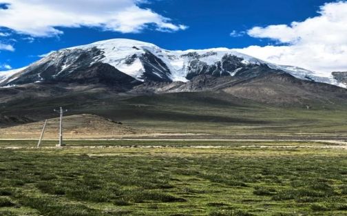 Nyenchen Tanglha Mountains