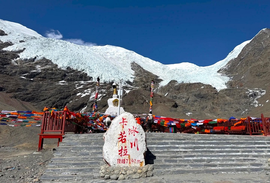 8-Day Classic Tibet Small Group Tour: Lhasa, EBC., Yamdrok Lake & Monasteries