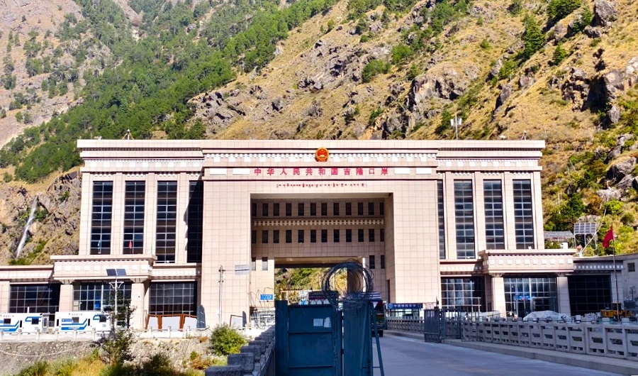 8-Day Kathmandu to Lhasa Overland Tour via Everest Base Camp
