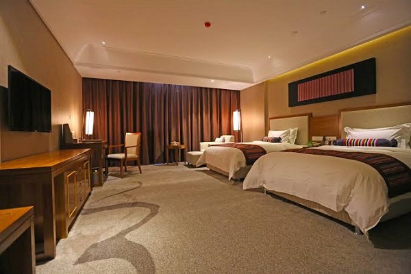 Qomo Langzong Hotel