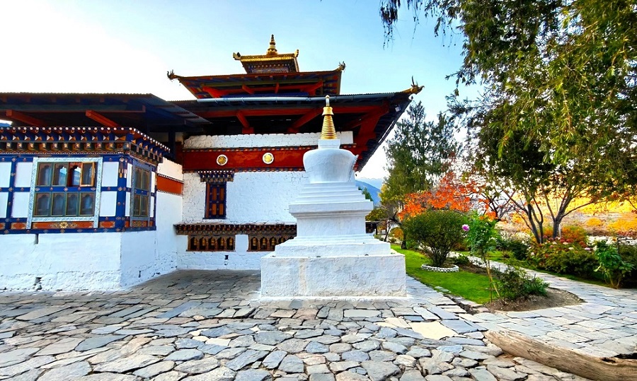 8-Day Bhutan Gangtey Trekking Tour: Thimphu, Gangtey & Paro