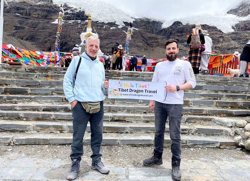 Travelers with China Dragon Travel