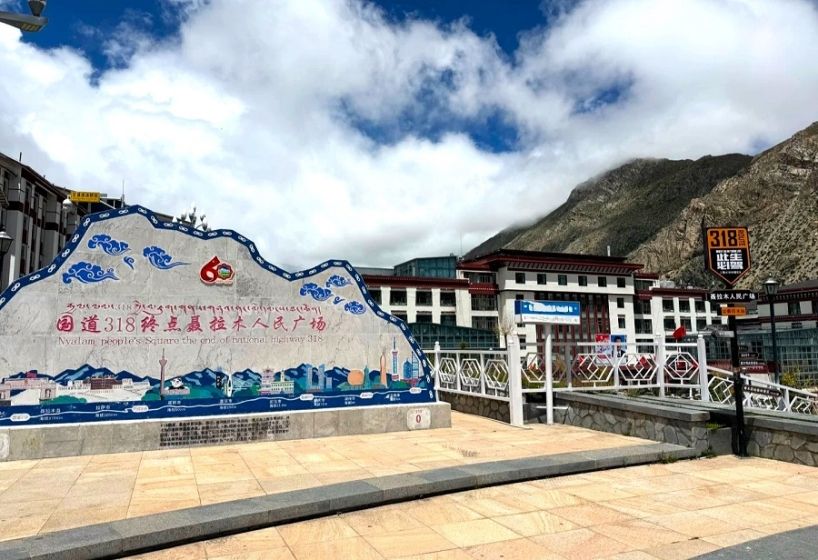 8-Day Kathmandu to Lhasa Tour via Everest Base Camp