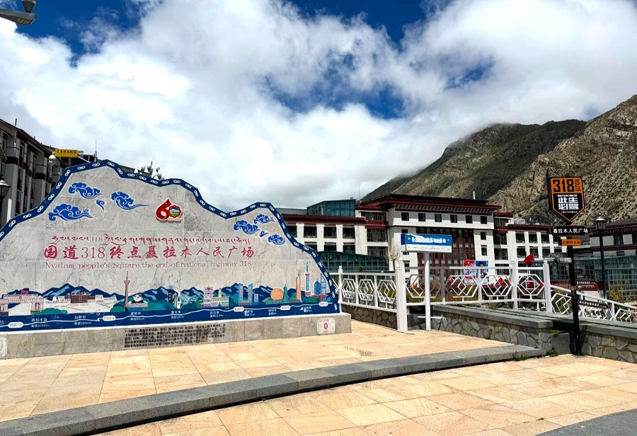 8-Day Kathmandu to Lhasa Tour via Everest Base Camp