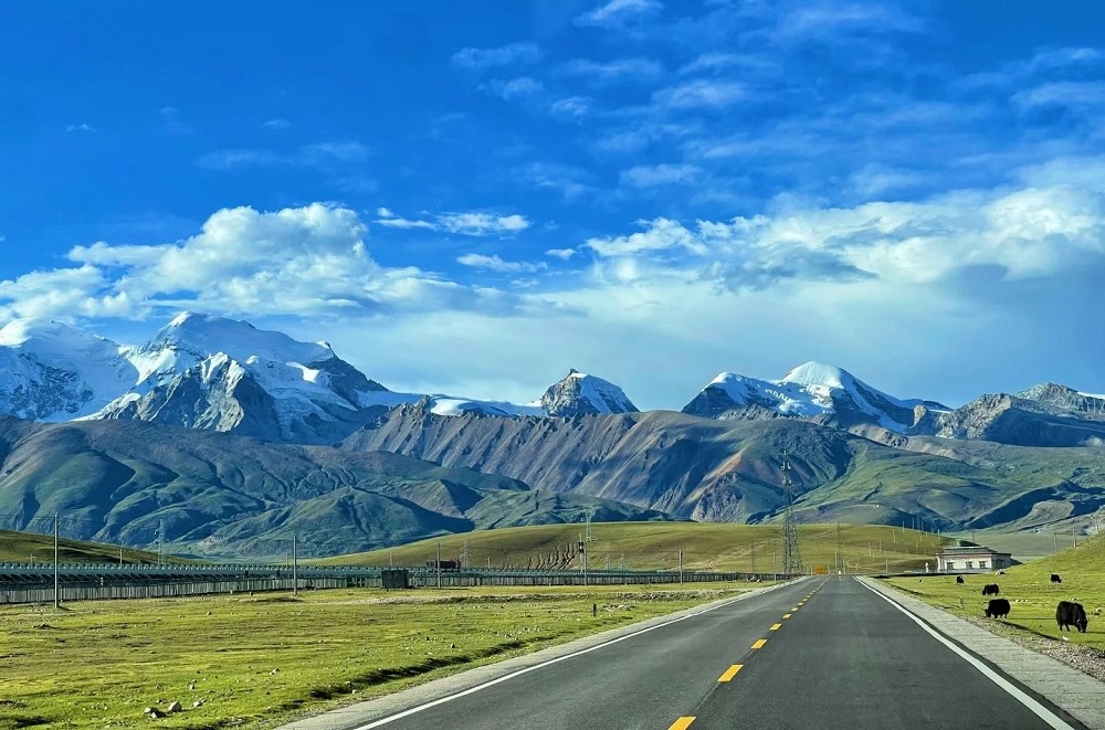 8-Day Tibet Adventure: Lhasa Highlights & Sapu Sacred Mountain(5-star hotels in Lhasa)